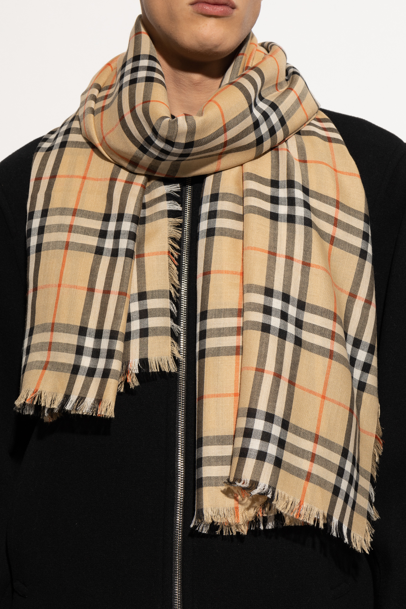 Offers Classic burberry scarf